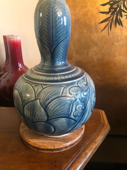 null Vase de forme bulbe en porcelaine bleue