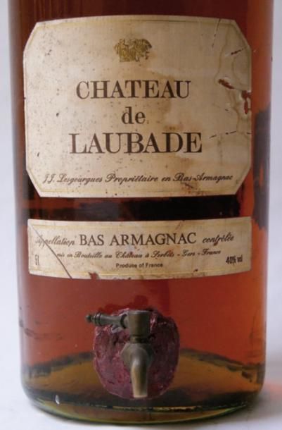 null 1 Jéroboam Bas ARMAGNAC XO Château de Laubade. Niveau haute épaule, étiquette...