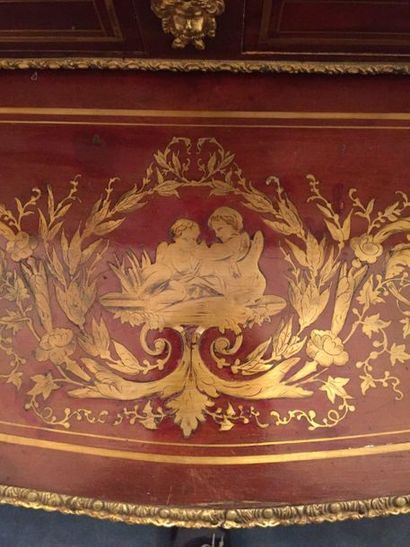 null Happiness of the day in richly decorated wood with gilded bronze inlays

Louis...