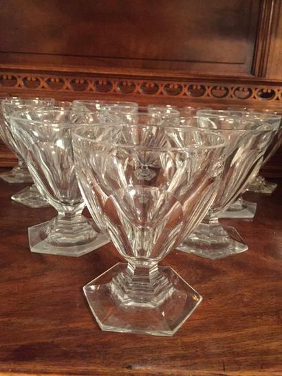 null House BACCARAT, model HARCOURT including

16 water glasses

7 champagne glasses

7...