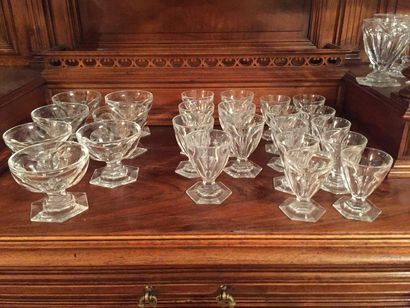 null House BACCARAT, model HARCOURT including

16 water glasses

7 champagne glasses

7...