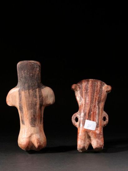 null Lot de deux poupées 

Terre cuite beige et décor noir

Culture Nazca, Pérou

200...
