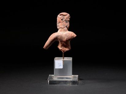 null Buste de personnage

Terre cuite brune

Culture Olmèque, Mexique

900 - 600...