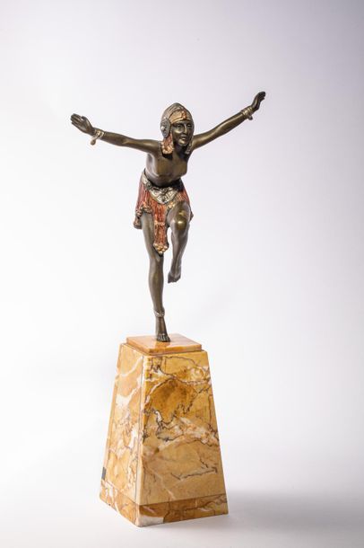 null CHIPARUS according to

Dancer with raised arms

Sculpture, bronze with matt...