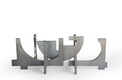 null Francesco Marino di TEANA (1920-2012)

Coffee table in patinated steel and glass...