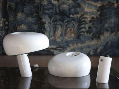 null Achille and Pier Giacomo Castiglioni, Flos publisher

Pair of "Snoopy" lamps,...