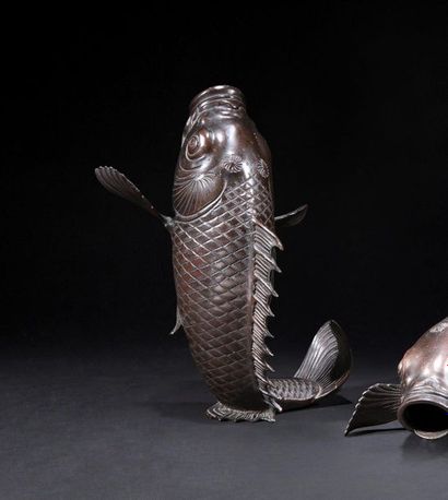 null Bronze carp " Koï ". 

Japan. Period MEIJI (1868-1912) (signature)H :28cm