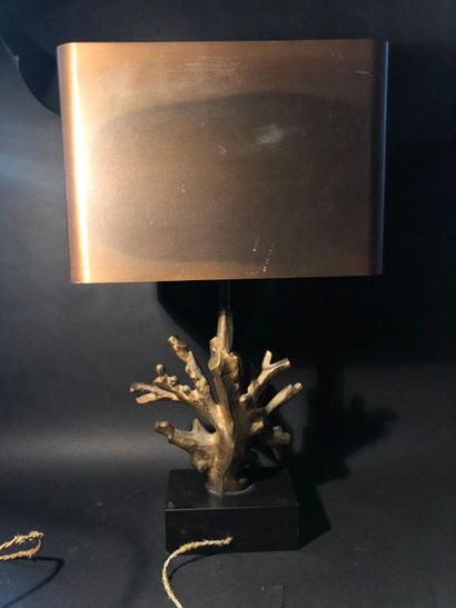 null MAISON CHARLES
Lampe en bronze et laiton doré figurant un corail.
Vers 1970.
H:...