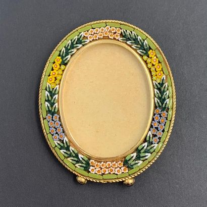 null CADRE A PHOTO miniature de forme ovale en métal doré et mosaïque à motifs de...