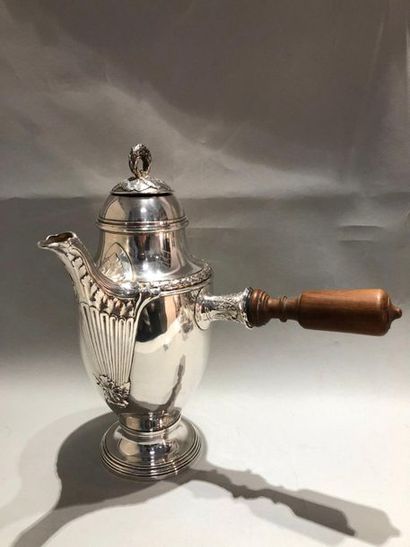 null RISLER & SQUARE

TEA and COFFEE SERVICE on a silver pedestal (950‰) including...