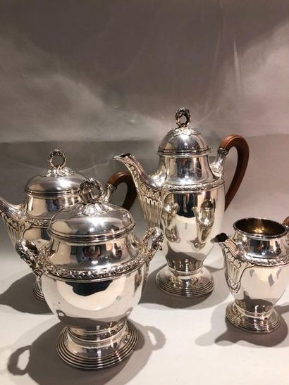 null RISLER & SQUARE

TEA and COFFEE SERVICE on a silver pedestal (950‰) including...
