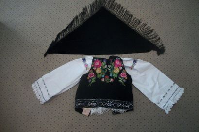 null Shirt and waistcoat, Poland, white cotton and black velvet embroidered with...