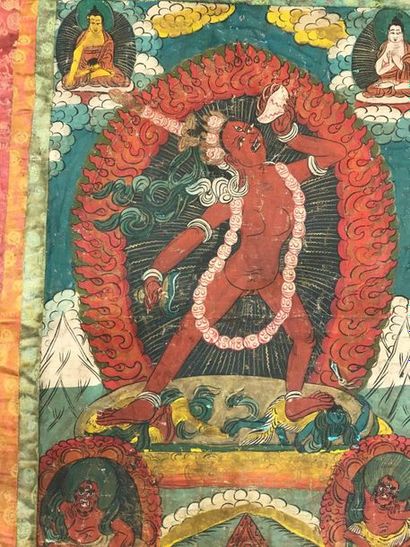 null Thangka, Tibet, toile peinte d’une divinité du panthéon bouddhiste, sages aux...
