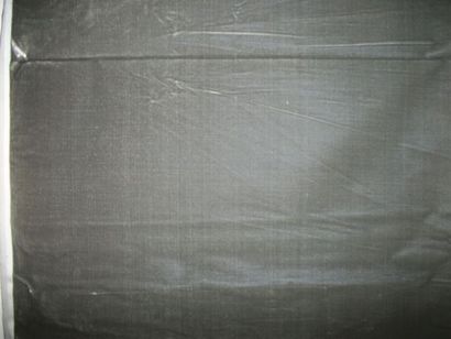 null Steel grey silk velvet, with bells. Métrage: 12, 83 m in 0, 48 m wide