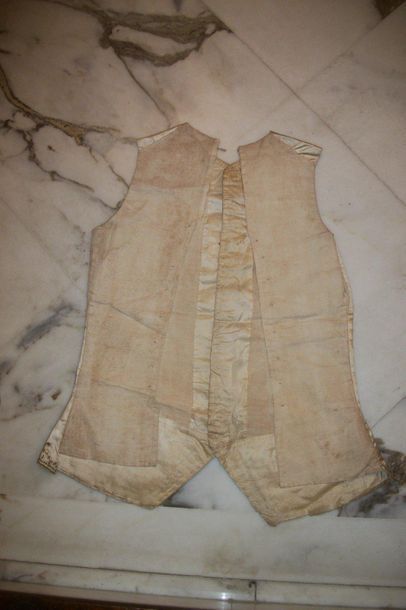 null Two sides of a waistcoat, Louis XVI period, cream satin embroidered in Beauvais...