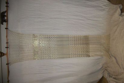 null Hammam veil, white tulle embroidered in gold strips of geometric motifs. 2,...