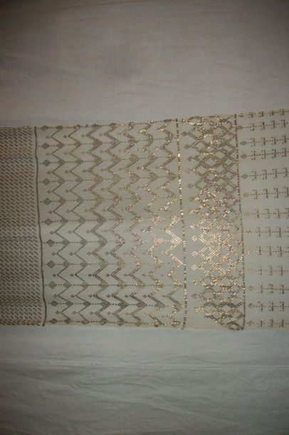 null Hammam veil, white tulle embroidered in gold strips of geometric motifs. 2,...