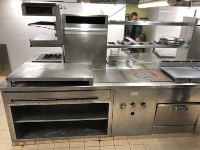 null LARGE KITCHEN RORGUE, cooking island with hobs and infrared (subject to gas...