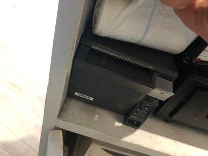 null 1 LENOVO screen, + cash drawer + epson ticket printer