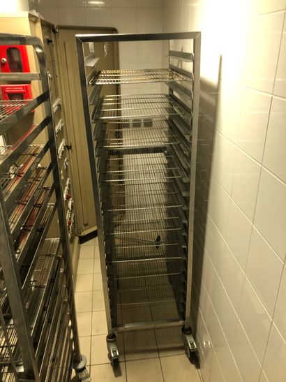 null 2 tray trolleys