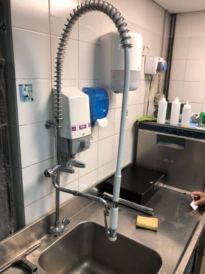 null Single sink with hand shower, stainless steel bench