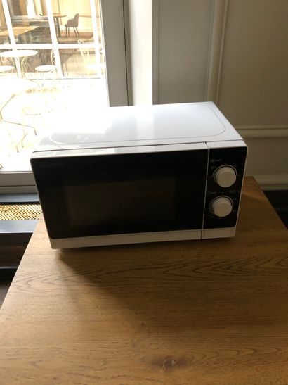 null HITACHI and microwave ovens