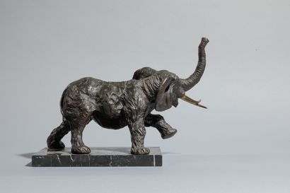 null Ecole française du XXème siècle

Elephant, la trompe levée

Sculpture, épreuve...