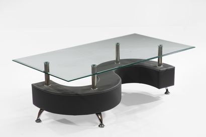 null Table basse, plateau en verre structure en métal brossé 

Deux poufs au mod...