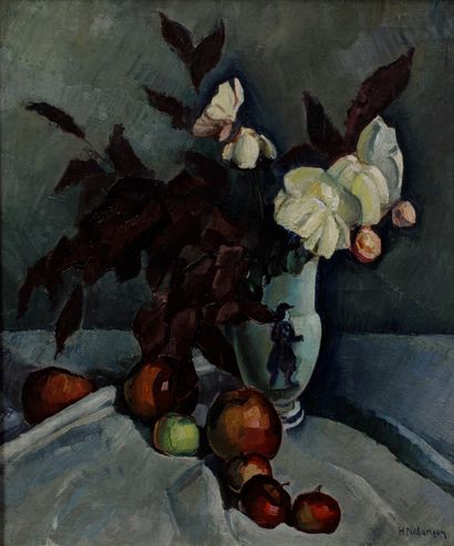 null Henri MALANCON (1876-1960)

Composition au bouquet de fleur et aux fruits

Huile...