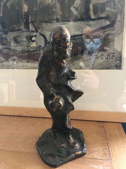 null 
Bernard HOETGER (1874-1949)
Le mendiant
Sculpture, épreuve à patine brune dorée...