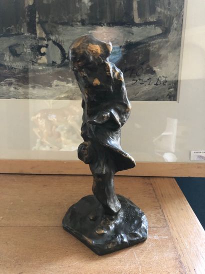 null 
Bernard HOETGER (1874-1949)
Le mendiant
Sculpture, épreuve à patine brune dorée...