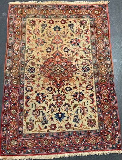 null Fine and old Ispahan (Iran) around 1930. 

Dimensions : 148 x 104 cm

Technical...