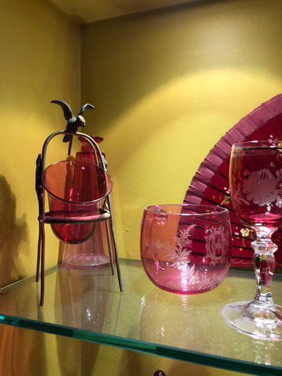null Red tinted glassware set