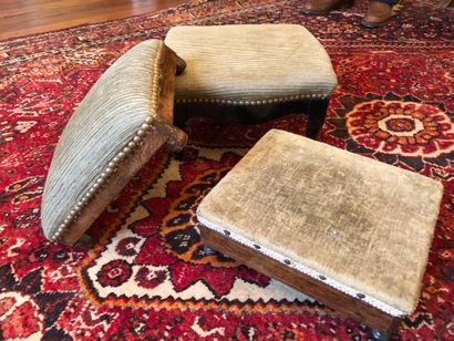 null Suite of 3 wooden stools