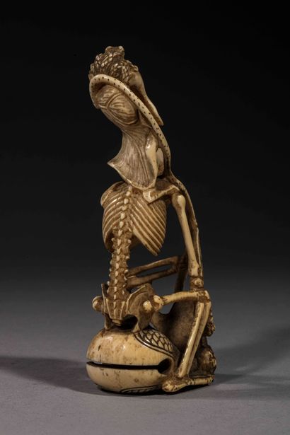 null Japon, fin du XIXe siècle ou début du XXe siècle

"Squelette assis avec un crapaud...