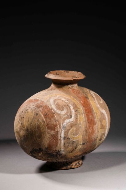 null Vase cocoon en terre cuite polychrome

Chine archaïque