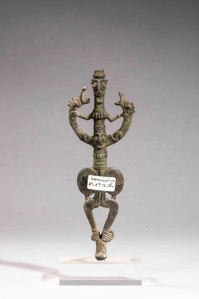 null Janiform idol with the "master of the animals

Bronze with green patina.

Luristan,...