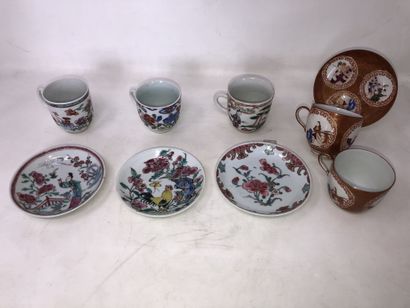 null Trois tasses et trois soucoupes en porcelaine dépareillés

Chine, XVIIIe siècle...