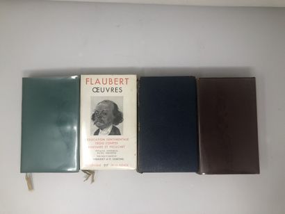 null Lot of miscellaneous paperback books including :

- four Pleiades (poor condition)

-...