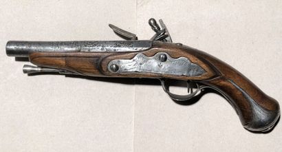 null Officer's flintlock pistol. 

Round barrel with sides with the thunder. Flat...