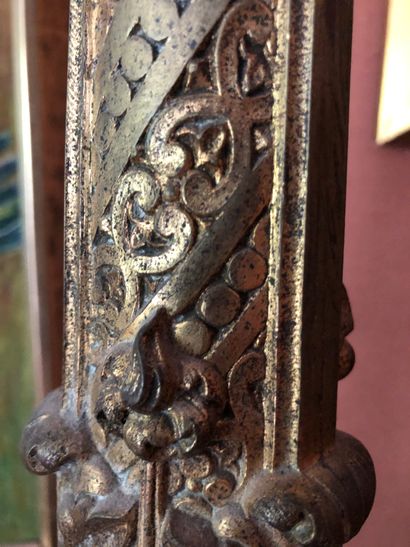 null paire de "piques-cierges" en cuivre ciselé XIXe siècle à patine dorée nuancée

Hauteur...