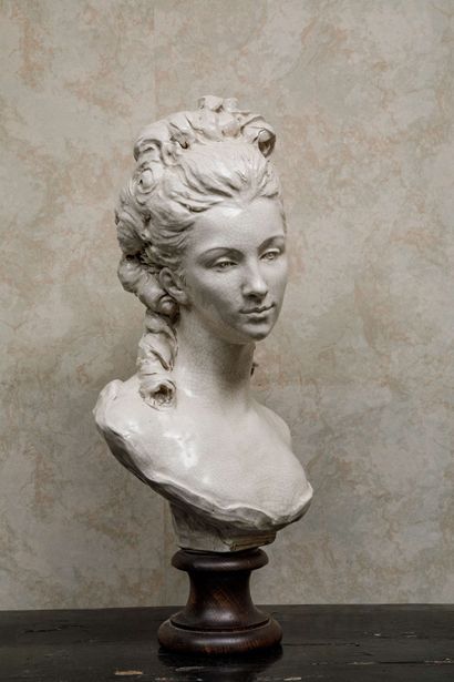 null Buste en céramique craquelée représentant le portrait en buste d'une Dame de...
