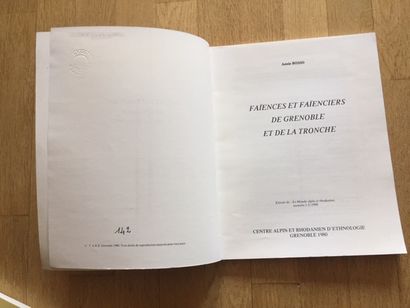 null FAIENCES ET FAIENCIERS DE GRENOBLE ET DE LA TRONCHE. Annie BOSSO.1980. Potiers...