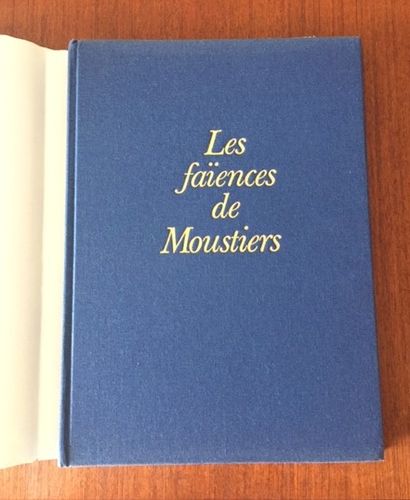 null MOUSTIERS MANUFACTURERS. Louis and Andrée JULIEN. ED EQUINOXE. 1998. - THE FAIENCES...