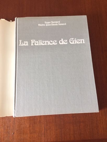 null LA FAIENCE DE GIEN ROGER BERNARD/JEAN CLAUDE RENARD. Editions sous le vent....