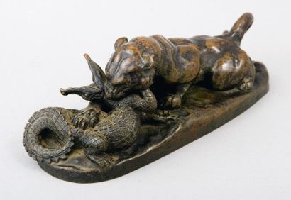 BARYE, ANTOINE-LOUIS (1796-1875), D'APRÈS Jaguar dévorant un crocodile Epreuve en...