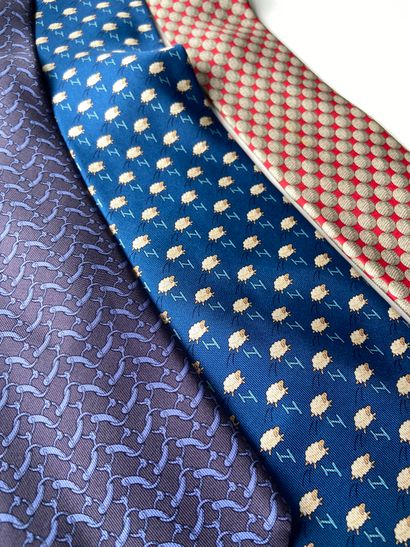 null HERMES, Paris

Lot de 3 cravates en soie à décor imprimé



PRIX DE DEPART :...
