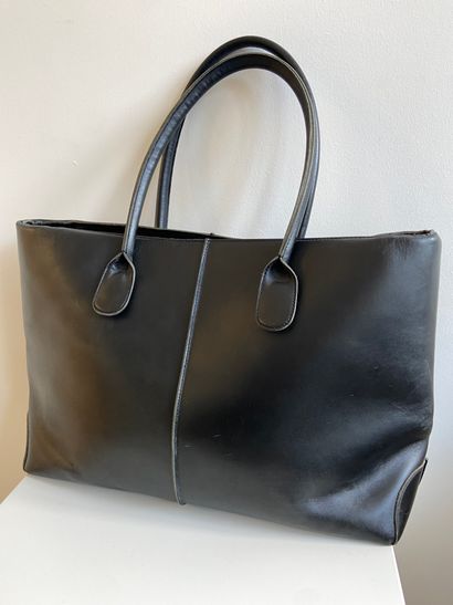 null House of TODS

Black box leather bag (scratches)



STARTING PRICE: 30€ (€)