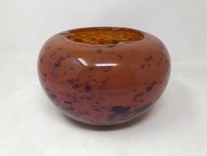 null DAUM - Vase en pâte de cristal orange, signé Daum Nancy

H.: 12 cm; Diam.: 21...