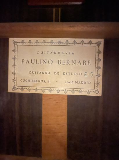 null Guitare Classique de Paulino BERNABE modèle estudio E-5, Madrid, dont elle porte...